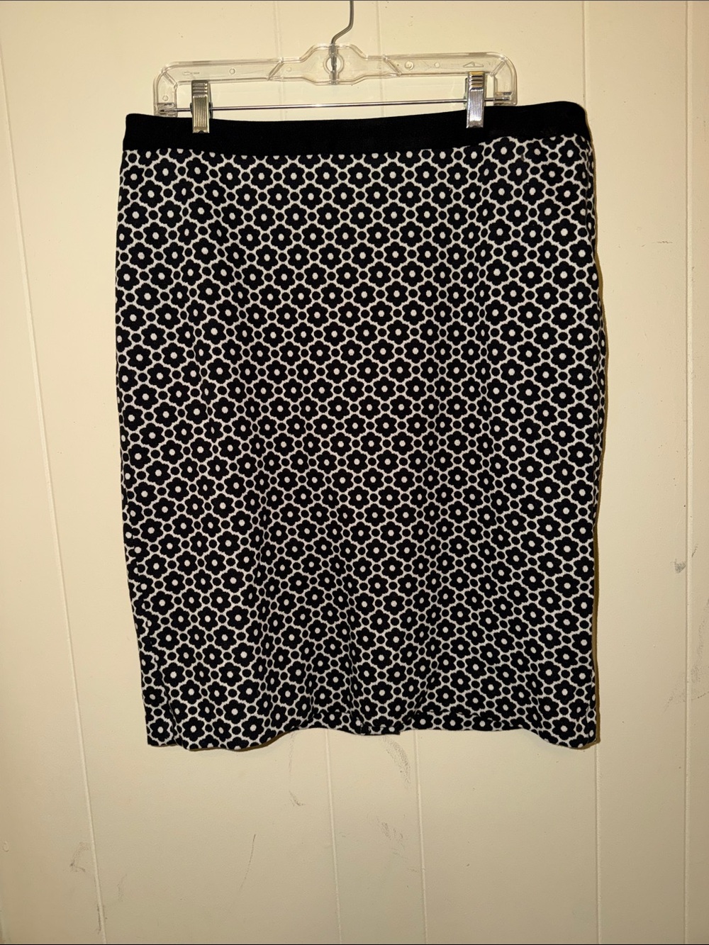Black and White Geometric Pencil Skirt